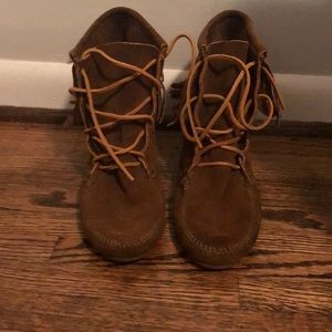 Vintage Minnetonka ankle moccasins.